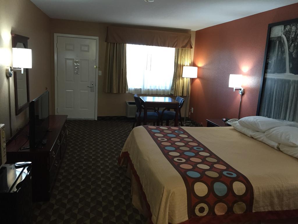 Мотель Super 8 By Wyndham Bastrop Tx Экстерьер фото