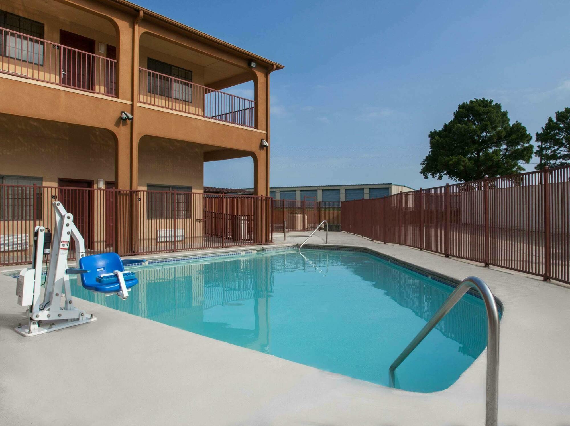 Мотель Super 8 By Wyndham Bastrop Tx Экстерьер фото